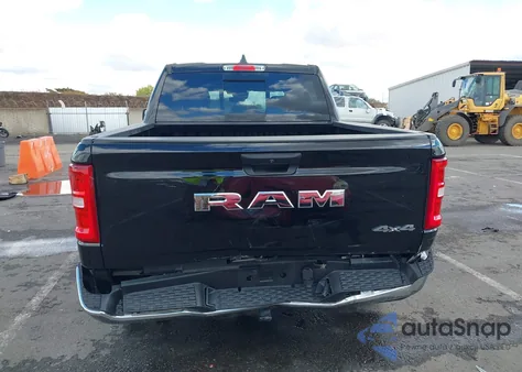 2025 Ram 1500 Tradesman 4X4 5'7 Box z USA, uszkodzony, nr VIN 1C6RRFGG2SN541096